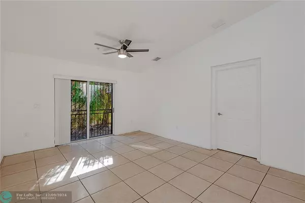 Pembroke Park, FL 33023,3872 SW 48th Ave  #3872