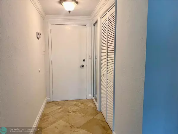 Fort Lauderdale, FL 33308,3800 Galt Ocean Dr  #312