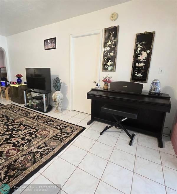 Lauderhill, FL 33319,6060 S Falls Circle Dr  #203