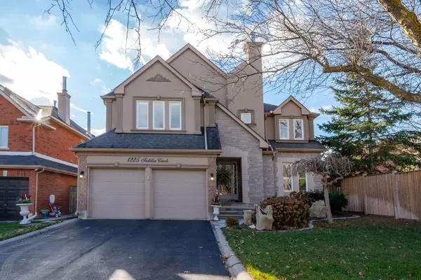 1225 Saddler CIR, Oakville, ON L6M 2X5