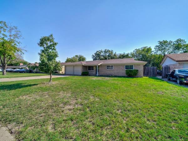 White Settlement, TX 76108,844 Saddle Road