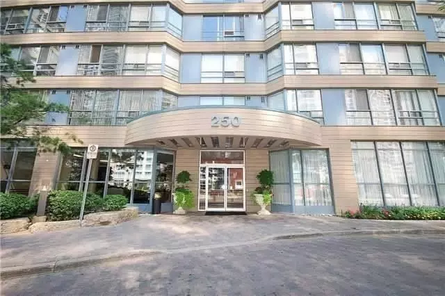 Mississauga, ON L5B 3Z4,250 Webb DR #404