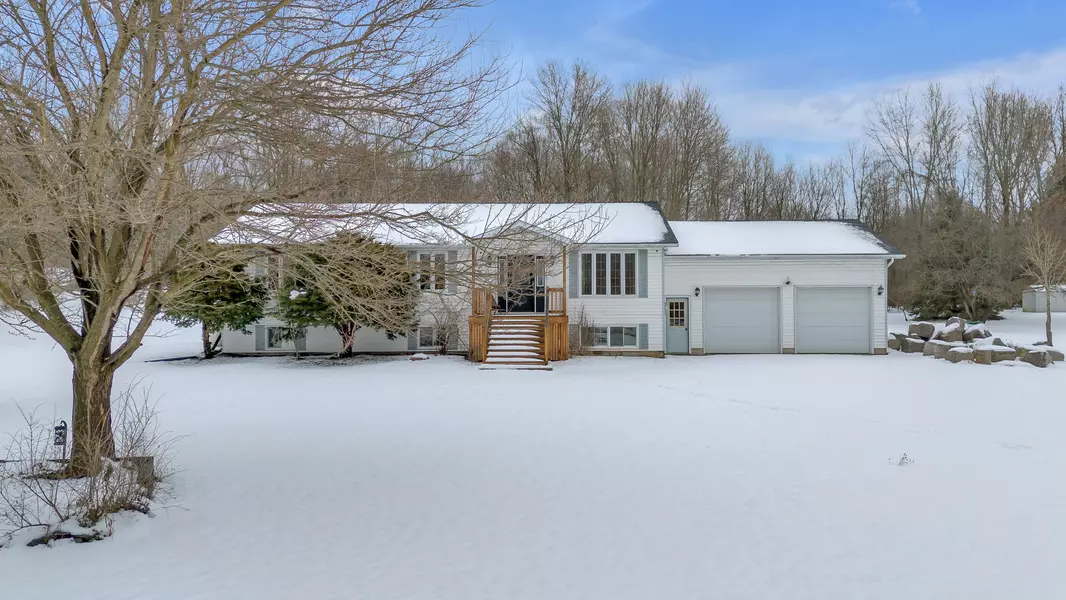 6168 REVELL RD, South Frontenac, ON K0H 2W0