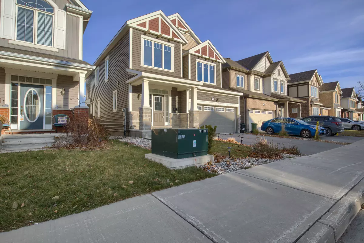 Barrhaven, ON K2J 6H3,704 Devario CRES