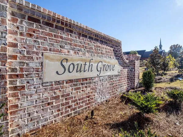 Oxford, MS 38655,404 South Grove Drive