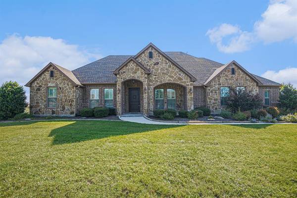 121 Deer Grove Trail, Azle, TX 76020