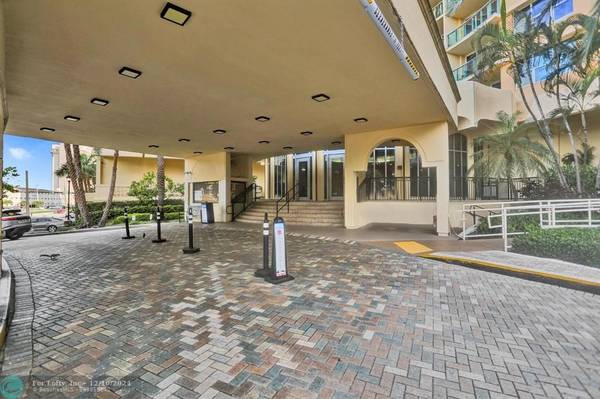 Hollywood, FL 33019,2501 S Ocean Dr  #616