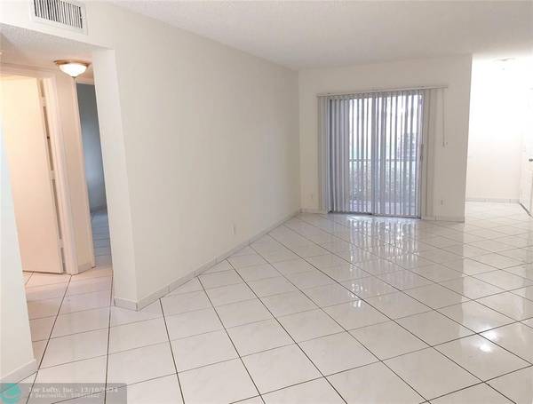 Pompano Beach, FL 33069,505 Gardens Dr  #104