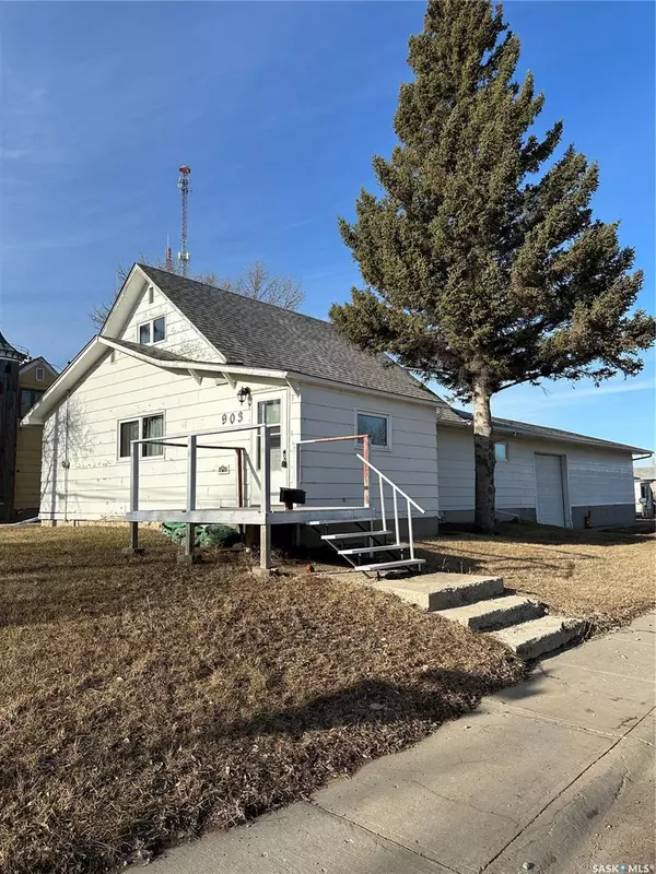 903 4th STREET S, Weyburn, SK S4H 2G6