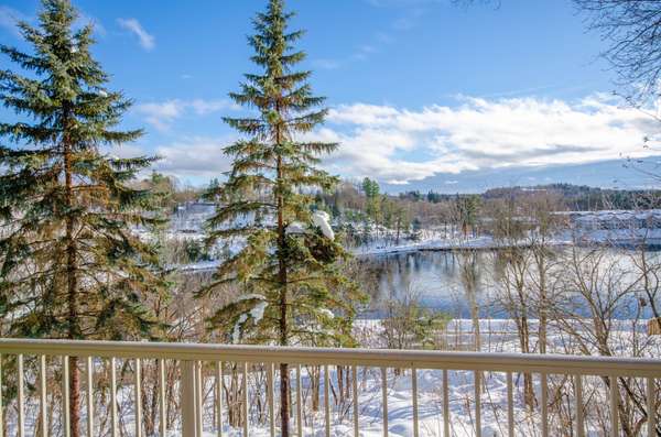 24 ONTARIO ST #201, Bracebridge, ON P1L 2H5