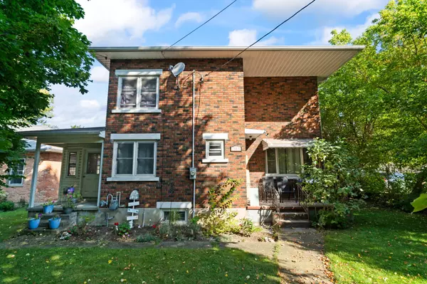 Wellington North, ON N0G 2L1,121 Queen ST W