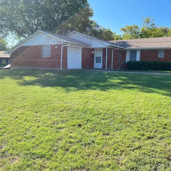 110 Campbell Street, Desoto, TX 75115