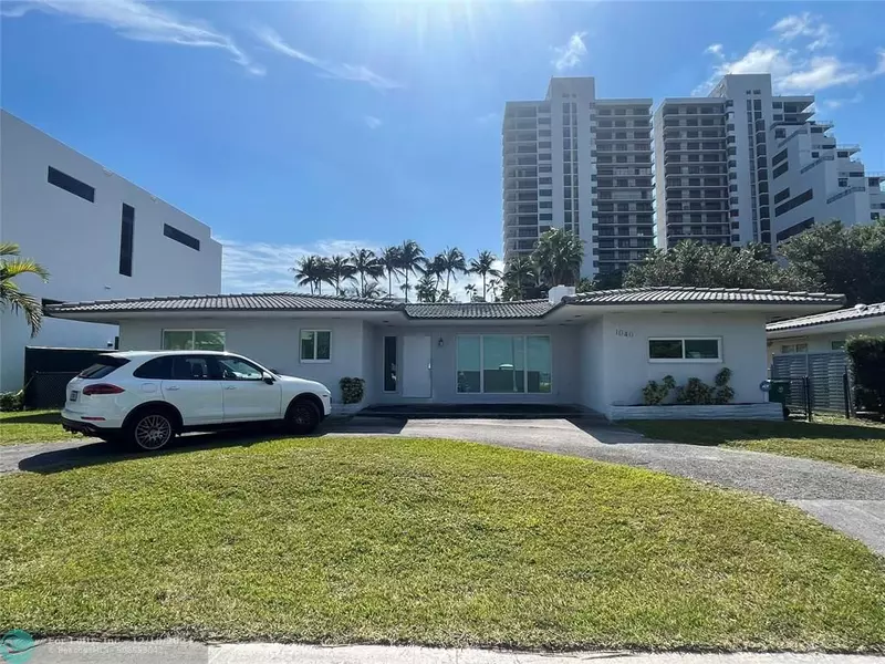 1040 N Venetian Dr, Miami Beach, FL 33139