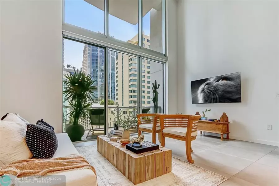 1060 Brickell Ave  #807, Miami, FL 33131