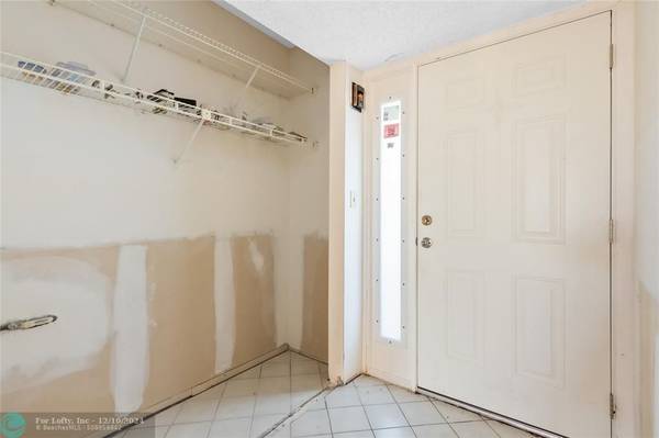 Coconut Creek, FL 33066,2767 Carambola Cir  #402