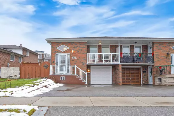 37 Marilyn PL N, Vaughan, ON L4L 2C2