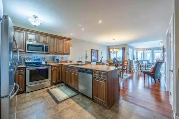 Norfolk, ON N0E 1M0,73 Upper Canada DR