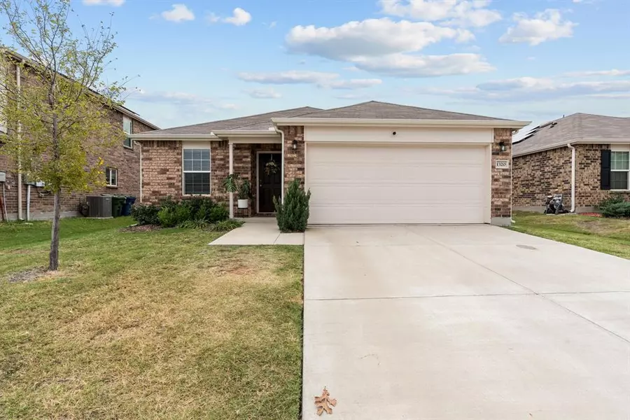 1320 Vernon Drive, Aubrey, TX 76227