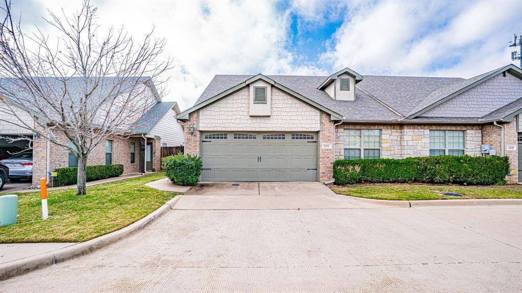 2231 Cobblestone Court, Granbury, TX 76049