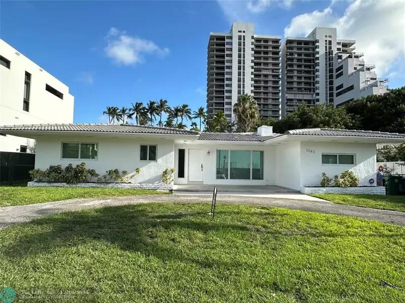 1040 N Venetian Dr, Miami Beach, FL 33139