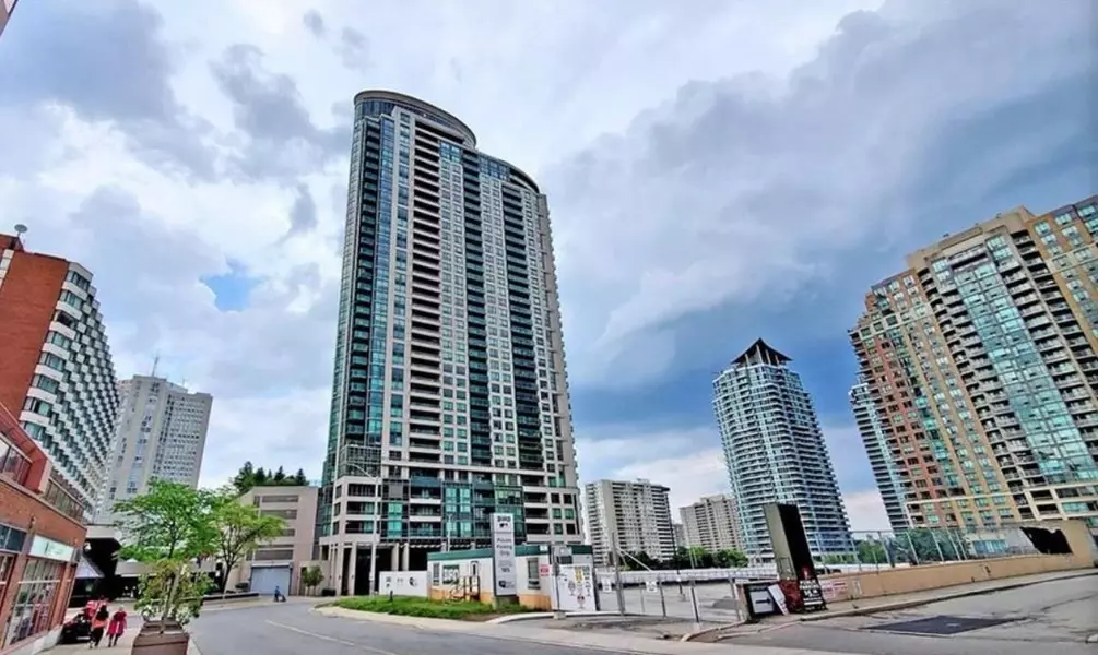 208 Enfield PL #806, Mississauga, ON L5B 0G8