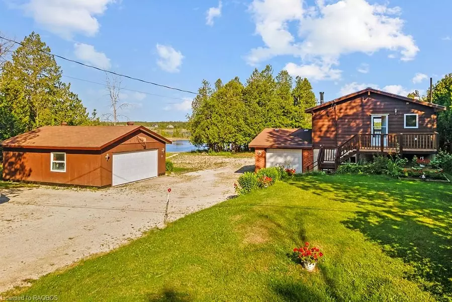 373 EAGLE RD, Northern Bruce Peninsula, ON N0H 2R0