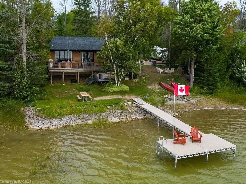 68 MILLER LAKE SHORE RD, Northern Bruce Peninsula, ON N0H 1Z0