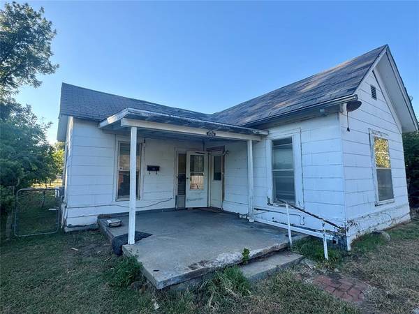 826 S 18th Street, Chickasha, OK 73018