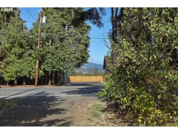 Hood River, OR 97031,2455 BELMONT DR