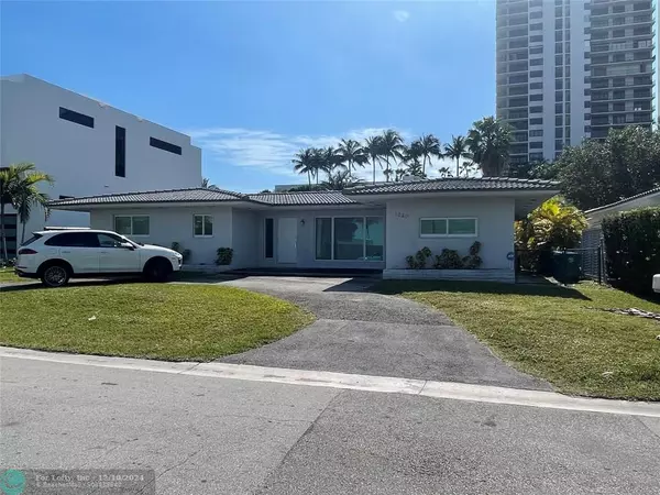 Miami Beach, FL 33139,1040 N Venetian Dr