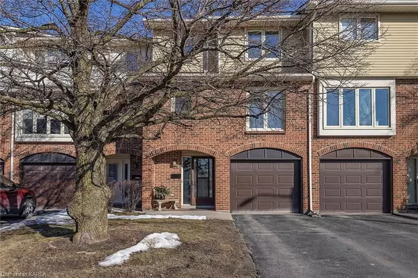 Frontenac, ON K7L 4T8,115 WRIGHT CRES #18