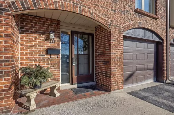 Frontenac, ON K7L 4T8,115 WRIGHT CRES #18