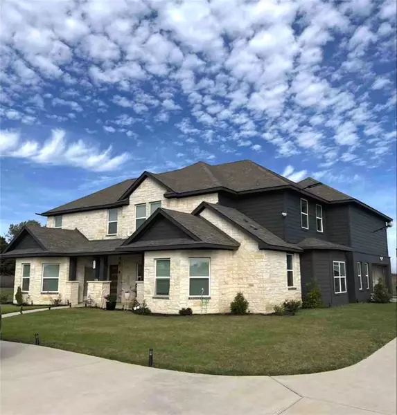 125 Woolard Drive, Alvarado, TX 76009