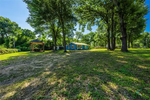 Mabank, TX 75156,208 Lynn Creek Cove