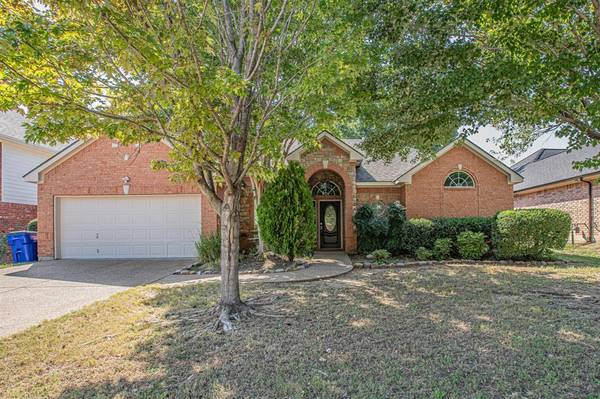 613 Everglade Drive, Mansfield, TX 76063