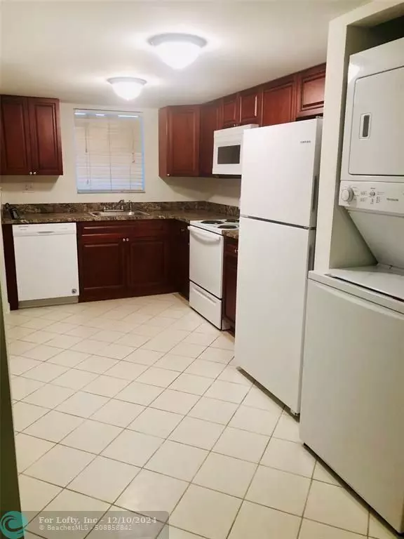 Lauderhill, FL 33319,6080 NW 44th St  #101