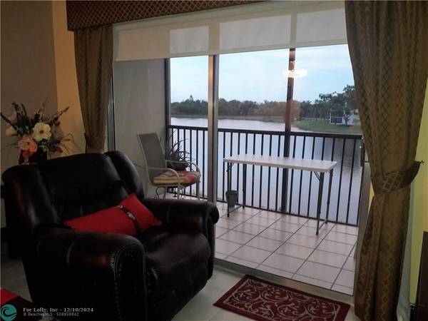 Pembroke Pines, FL 33027,13800 SW 14TH ST  #309C