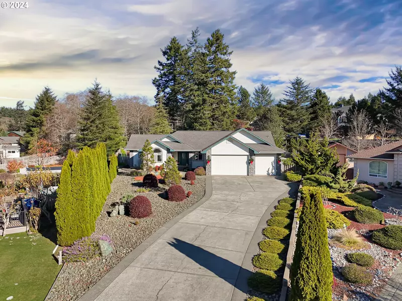 917 TIMBERLINE DR, Brookings, OR 97415