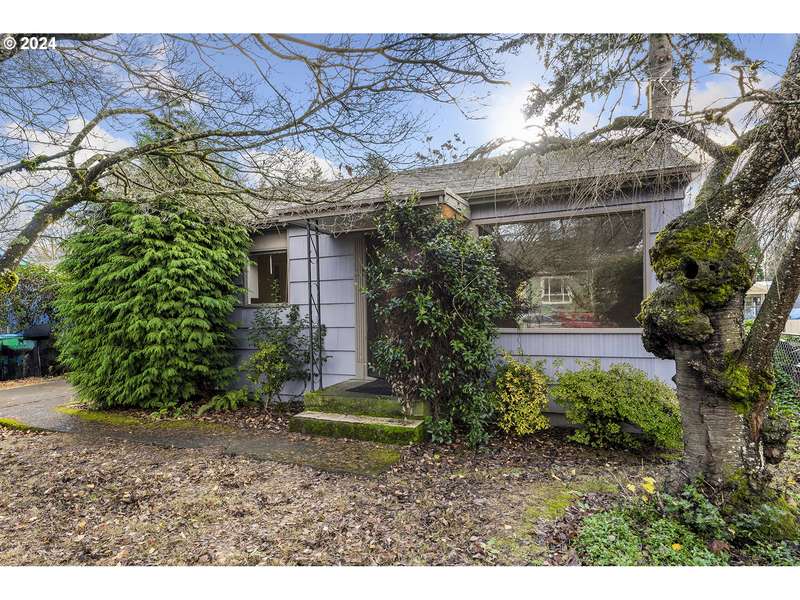 8720 NE EUGENE ST, Portland, OR 97220