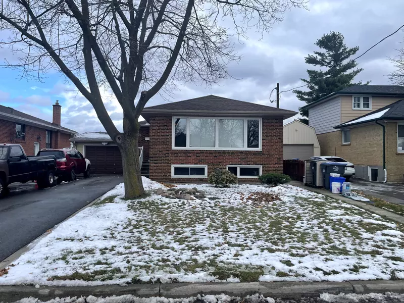 33 Cumberland DR #Upper, Brampton, ON L6V 1W5