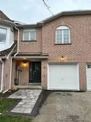 East Gwillimbury, ON L9N 1R7,28 Royal Cedar CT