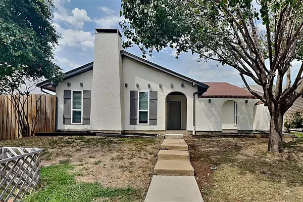 2221 Sheraton Drive, Carrollton, TX 75007