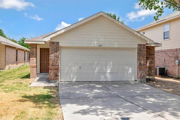 4517 Waterford Drive, Fort Worth, TX 76179