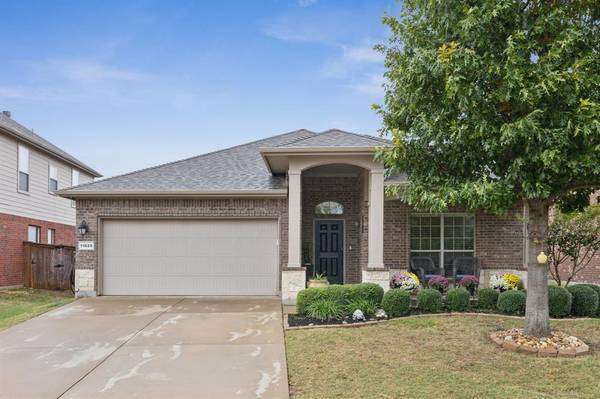 11829 Horseshoe Ridge Drive, Fort Worth, TX 76244