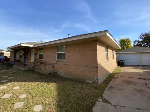 2513 Normont Circle, Fort Worth, TX 76103