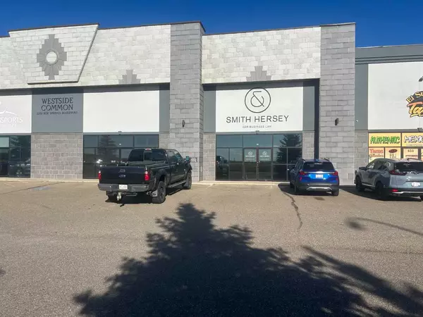 2201 Box Springs BLVD Northwest #104 and 105, Medicine Hat, AB T1C 0C8