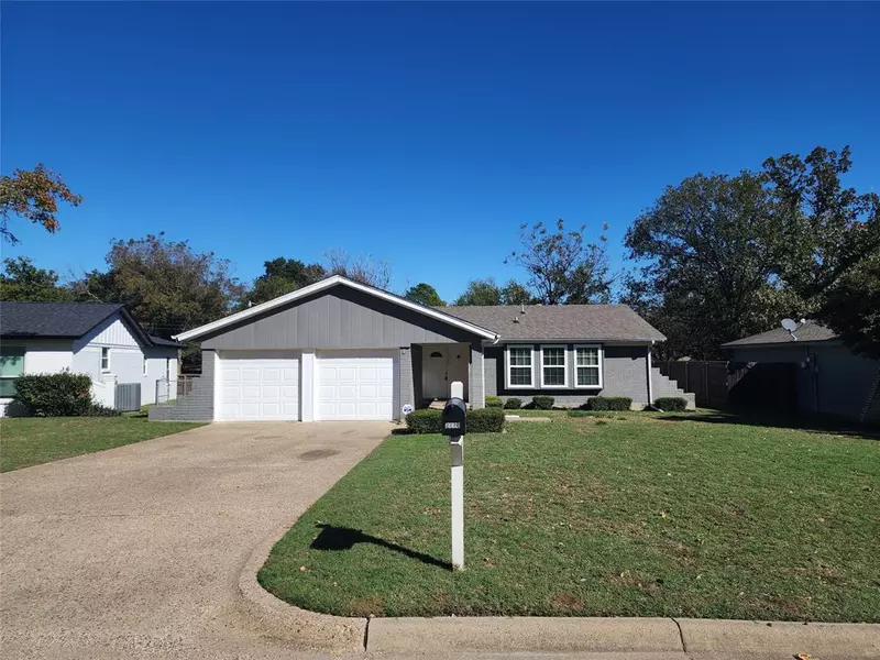 2110 Towne North Drive, Cleburne, TX 76033