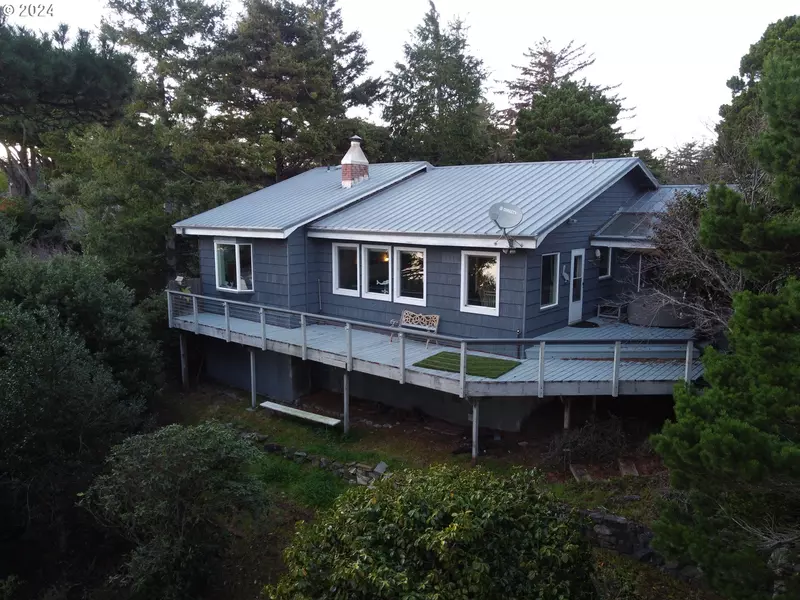 30 GEER CIR, Port Orford, OR 97465