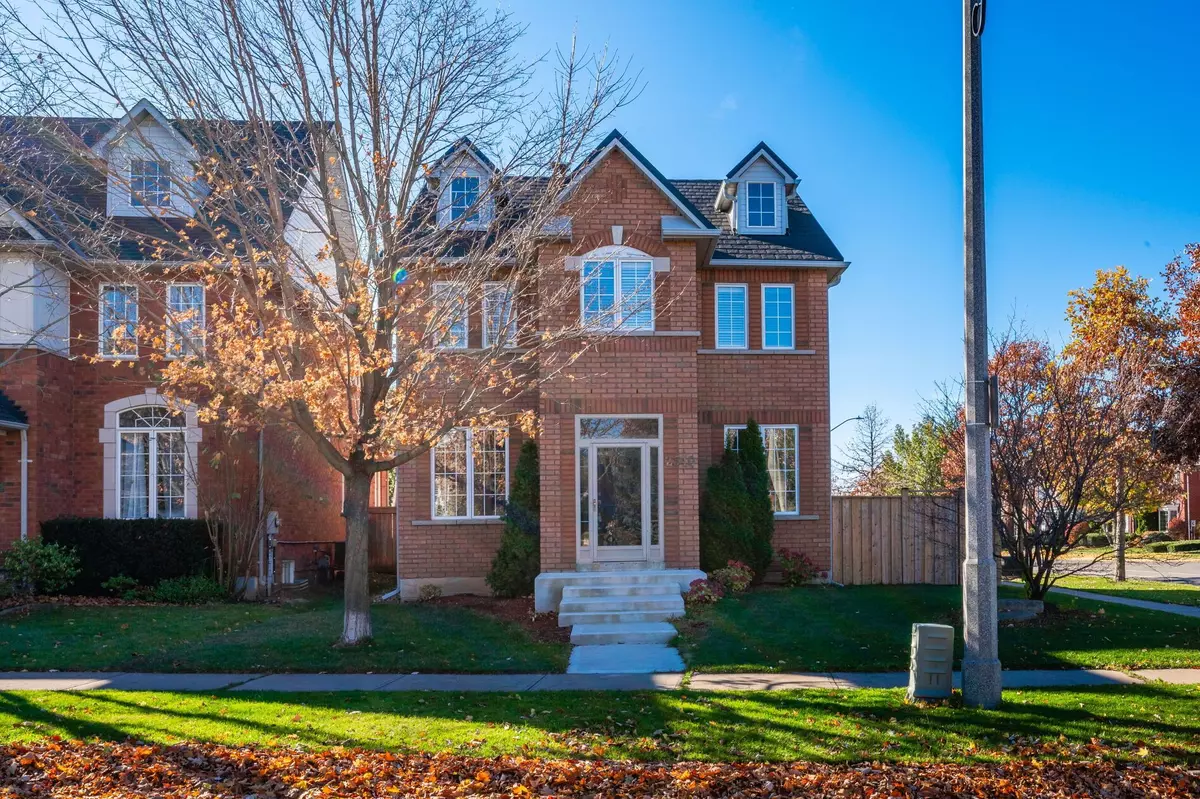 Oakville, ON L6H 7K5,2540 Sunnyhurst Close