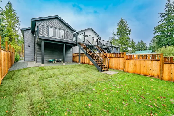 Lantzville, BC V9T 5R7,6645 Aulds Rd #B